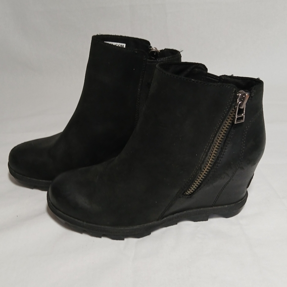 Sorel Joan of Arctic Chelsea Zipper Ankle Wedge Boot Black Leather Size 6.5 - Picture 4 of 6